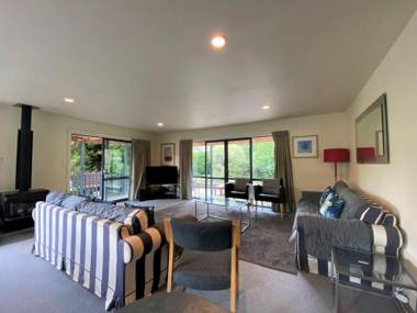 17 Chisholm Crescent