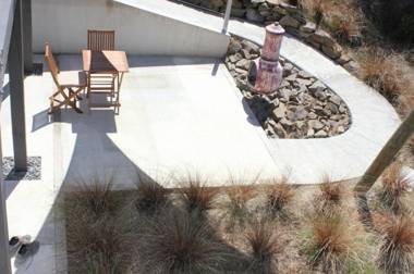 3 Thomas Hanmer Drive