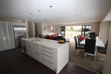 20 Rutherford Crescent