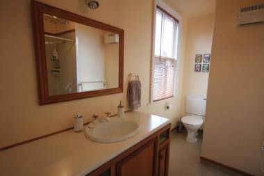 15 Leamington Street