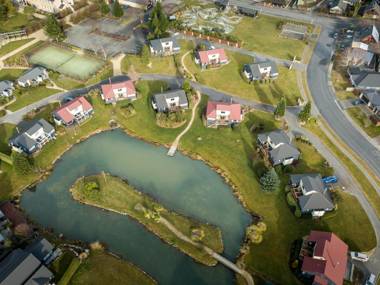 *** LAKE VILLA 457 ***