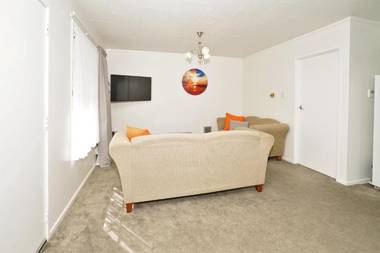 Sunny Unit on Grey St