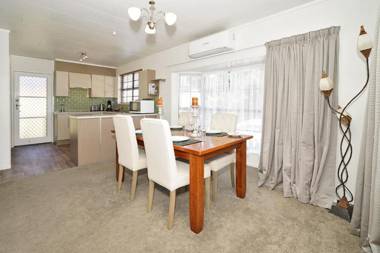 Sunny Unit on Grey St