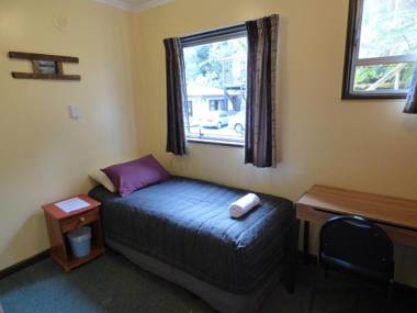 Chateau Backpackers & Motels