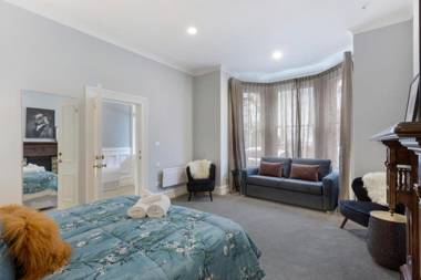 Character on Stuart St