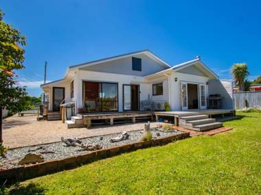 The Old Bakery - Collingwood Holiday Home