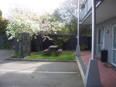 306 Motel Apartments