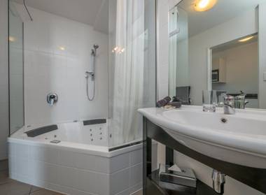 Bellano Motel Suites