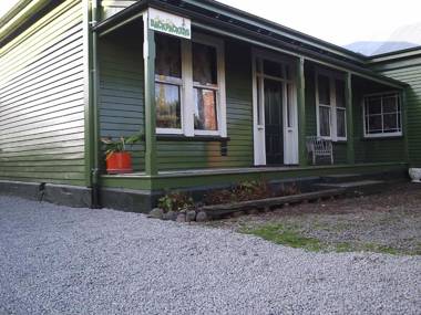 Avon City Backpackers