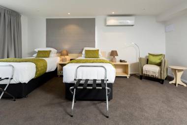 2 on Whiteleigh Motel