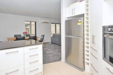 Regents 94A - Christchurch Holiday Homes
