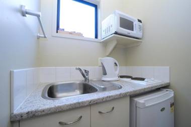 Tudor Court Motor Lodge