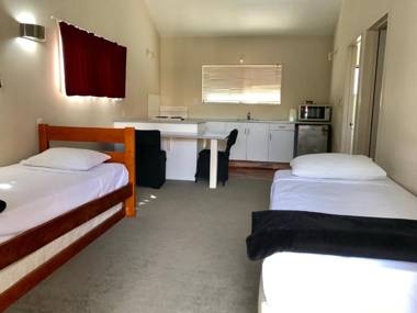 Rayland Epsom Motel