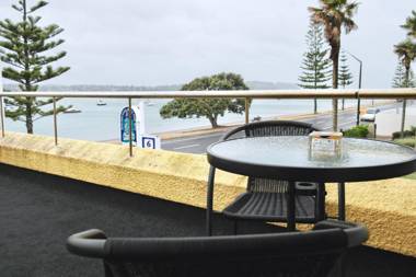 Bucklands Beach Waterfront Motel