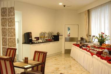 VR Queen Street Hotel & Suites