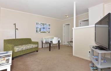 Aarangi Motel