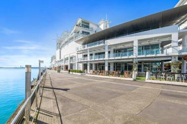 Princes Wharf - Absolute Waterfront & Great Views