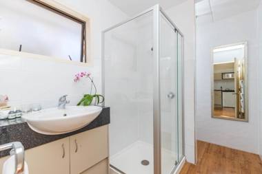 Emerald Inn on Takapuna Beach