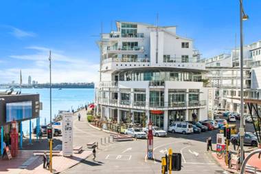 Princes Wharf 1BR Apartment - Home Away From Home