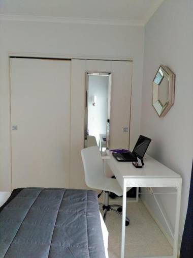 Princes Wharf 1BR Sub-Penthouse with Panoramic City & Ocean Views