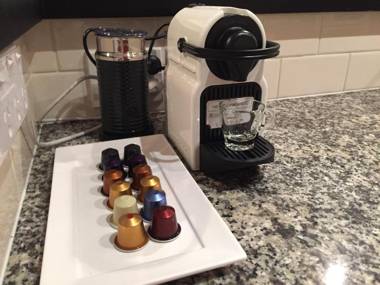 Comfortable Princes Wharf 2BR Apartment for up to 6 guests