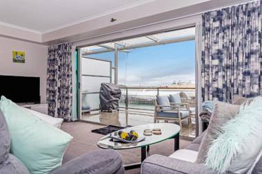 Princes Wharf Waterfront - Comfortable Luxury