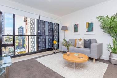 Gorgeous Apartment! Nice Views Pool and Gym.
