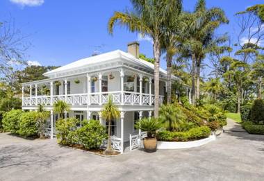 Western Springs Villa to Auckland Central Heritage Villa
