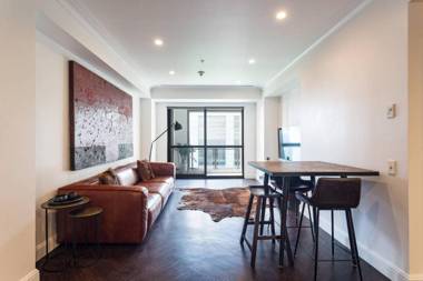 Heritage Luxury & Viaduct Vibe