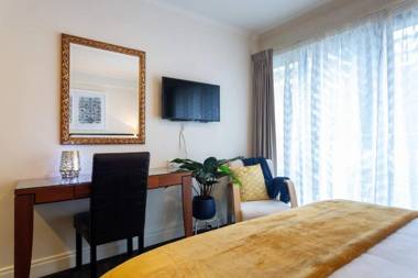 Live in the City-Life!