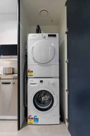 Beautifully Modern Brand New Central Apartment