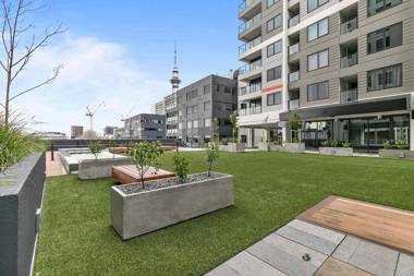 Beautifully Modern Brand New Central Apartment