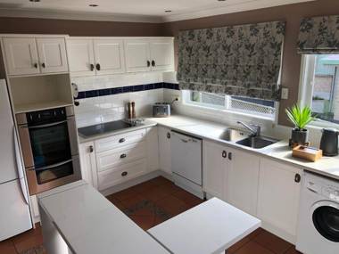 Uxbridge Luxury Apartment