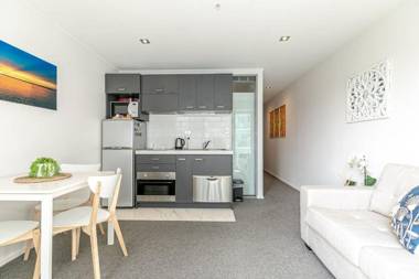 2BR Apartment w/ Balcony Gym and Parking Access!