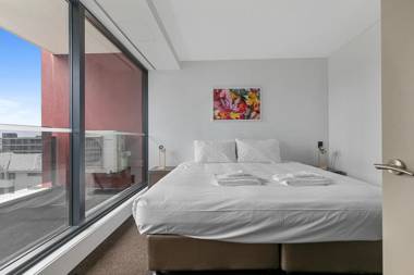 2 BR APT w/ Private Balcony + Netflix near Spark!