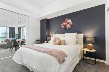 Chic 1 Bedroom Princess Wharf Apartment w/ AC