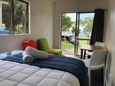 Takapuna Beach Holiday Park