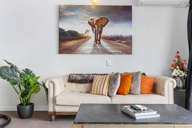 Funky One Bedroom Apartment on Princes Wharf