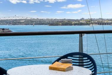 Waterfront Deluxe Apartment - Luxury at it's finest!