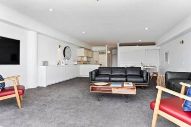 Waterfront Deluxe Apartment - Luxury at it's finest!