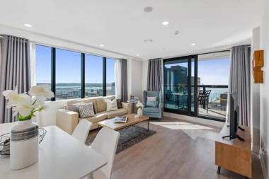Just Opposite to Sky tower  2 Bed 2 Bath in CBD