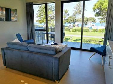 Waikanae Beach Ocean View Apartments