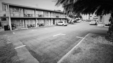 Roselands Motel