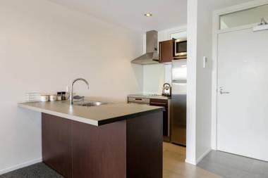 Central Mount Apartment Quiet and Spacious with Pool