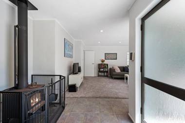 Bach Relax - Mt Maunganui Holiday Home