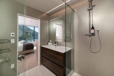 Oceanside Haven - Stunning views of Mauao Main Beach and the Ocean