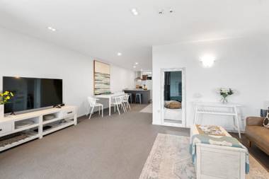 Treetop Mount Escape - Mt Maunganui Holiday Apartment