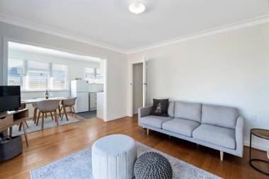 Bach on Pitau - Mt Maunganui Holiday Home