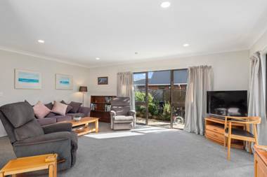 Valley Vacay - Mt Maunganui Holiday Home