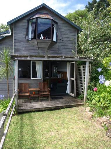 Grafton Cottage & Chalets